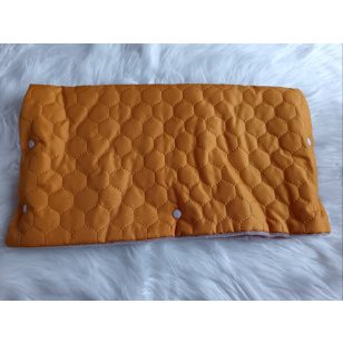 Mustár babakocsis kézmeleítő